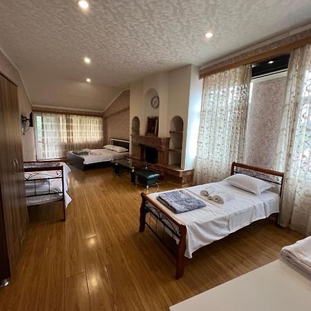 Twins Guest House Batumi Exteriér fotografie